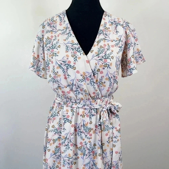 Sienna  Sky Floral Wrap Short Sleeve Dress - Picture 2 of 15